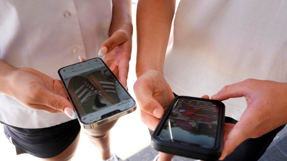 Australia begins education campaign ahead of social media curbs for children 